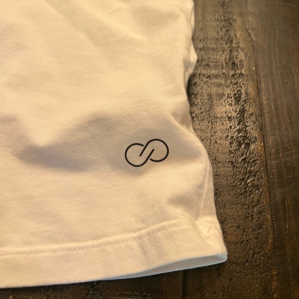 Calla White Tee - Picture 5 of 7